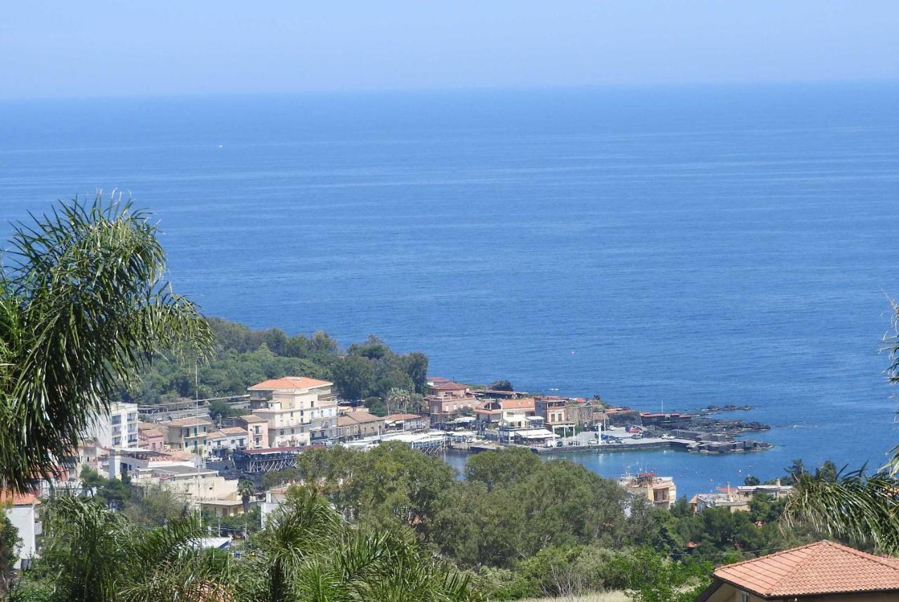 Mansarda Sul Mare Dei Ciclopi Apartment Ачитреца Екстериор снимка