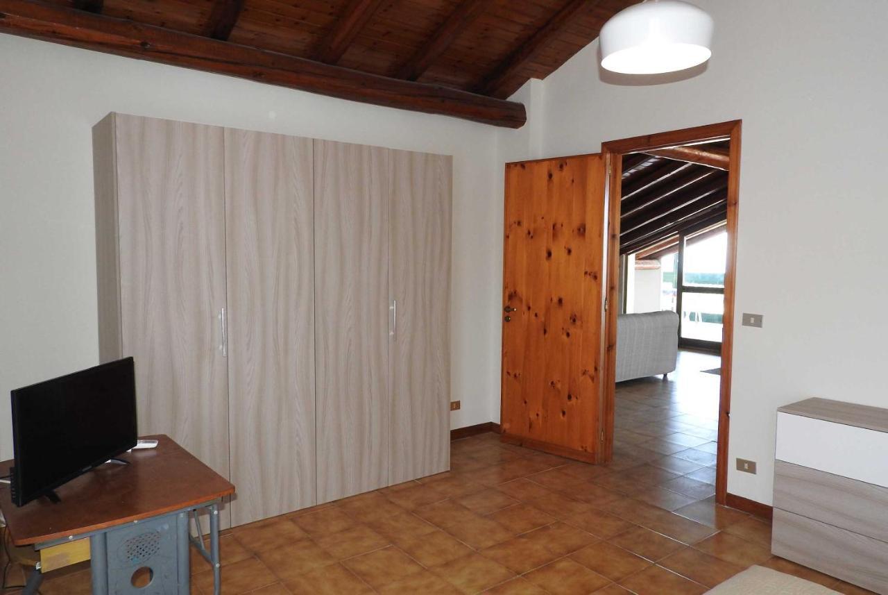 Mansarda Sul Mare Dei Ciclopi Apartment Ачитреца Екстериор снимка